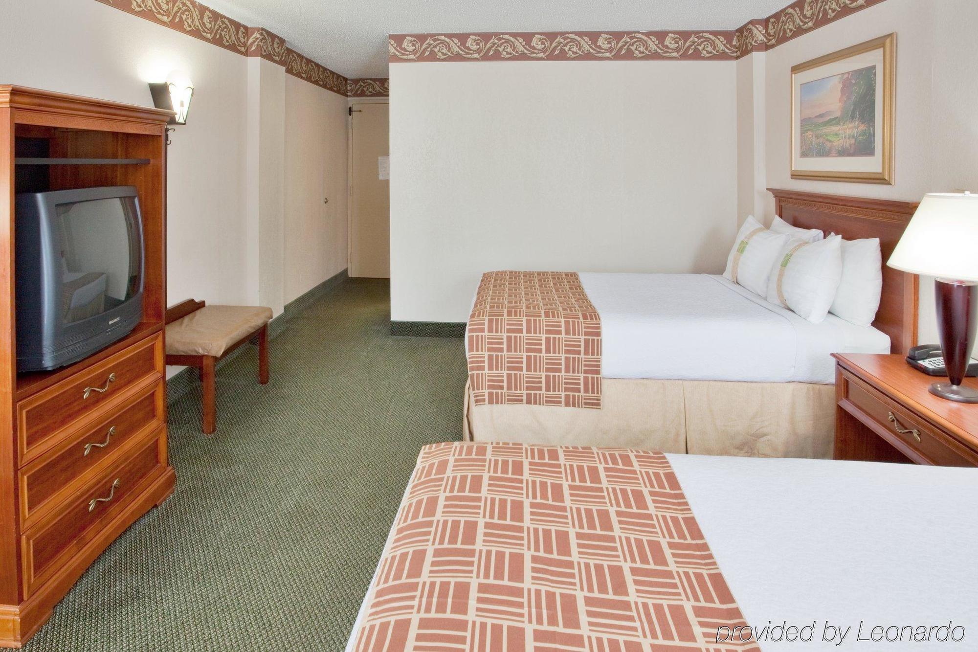 Doubletree By Hilton Raleigh Midtown, Nc Hotel Room photo